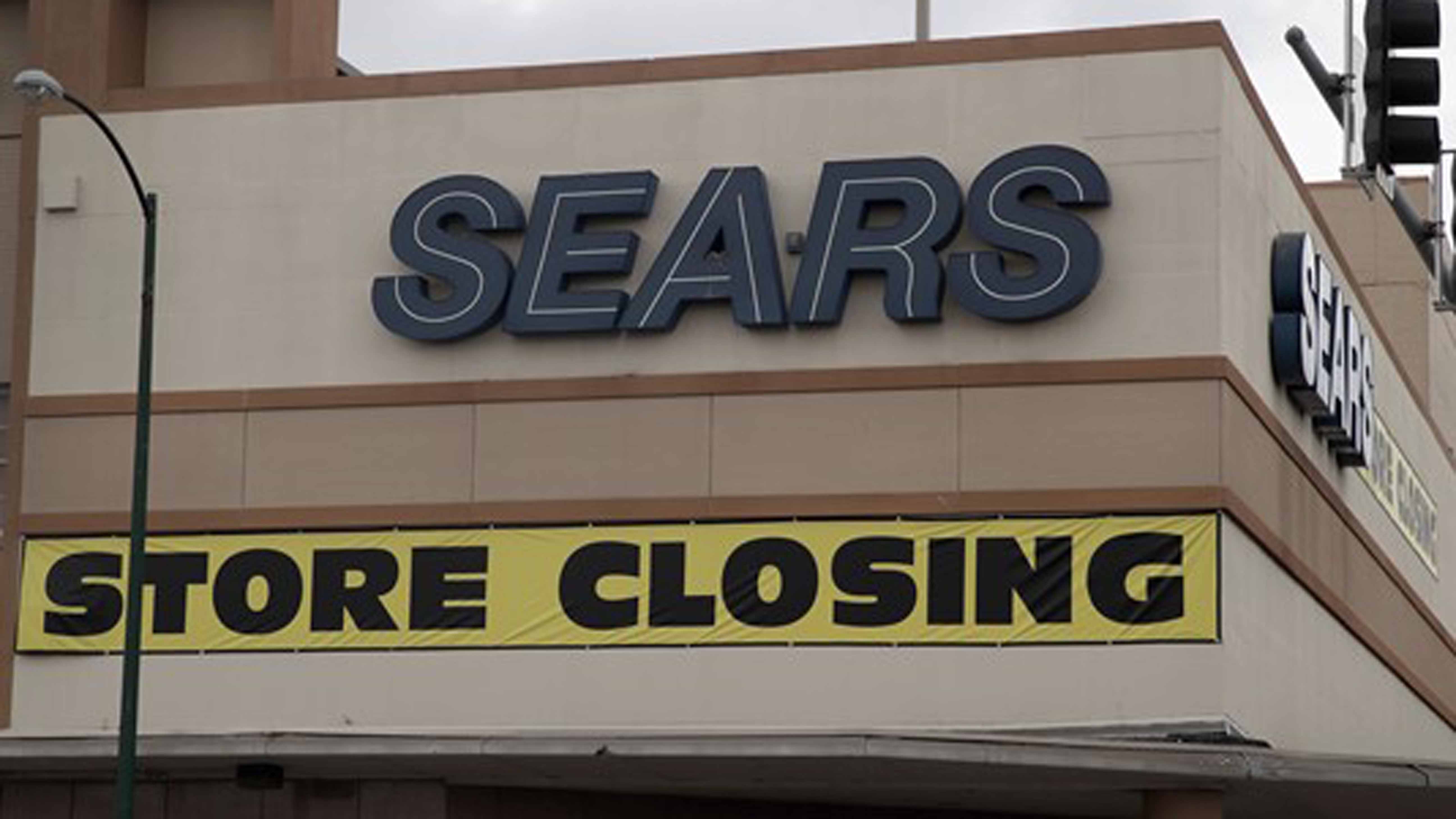 Sears to shutter Lloyd Center store in April